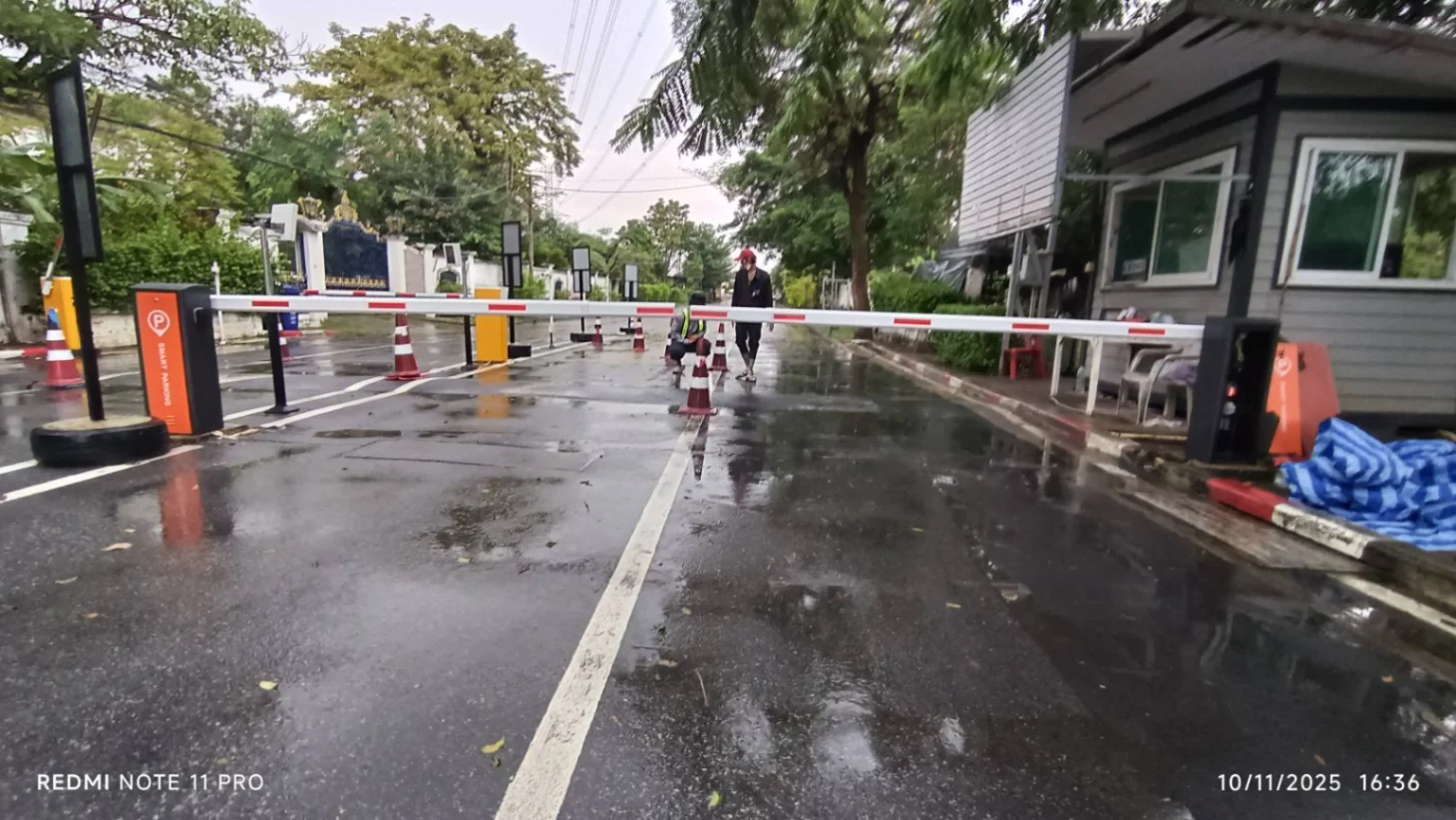 ส่งงานรัวๆ ไม้กั้นรถยนต์