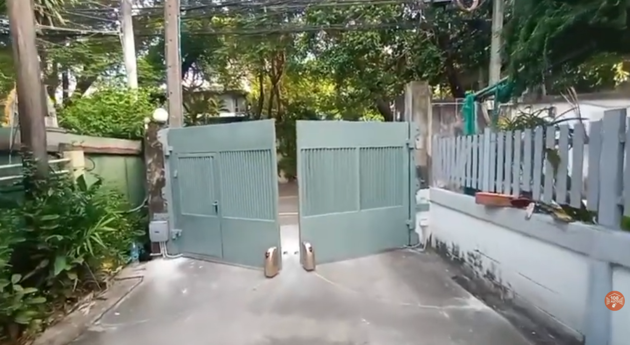 ประตูบานสวิงล้อเลื่อนรีโมทไฟฟ้า 2000kg ระดับอุตสาหกรรม